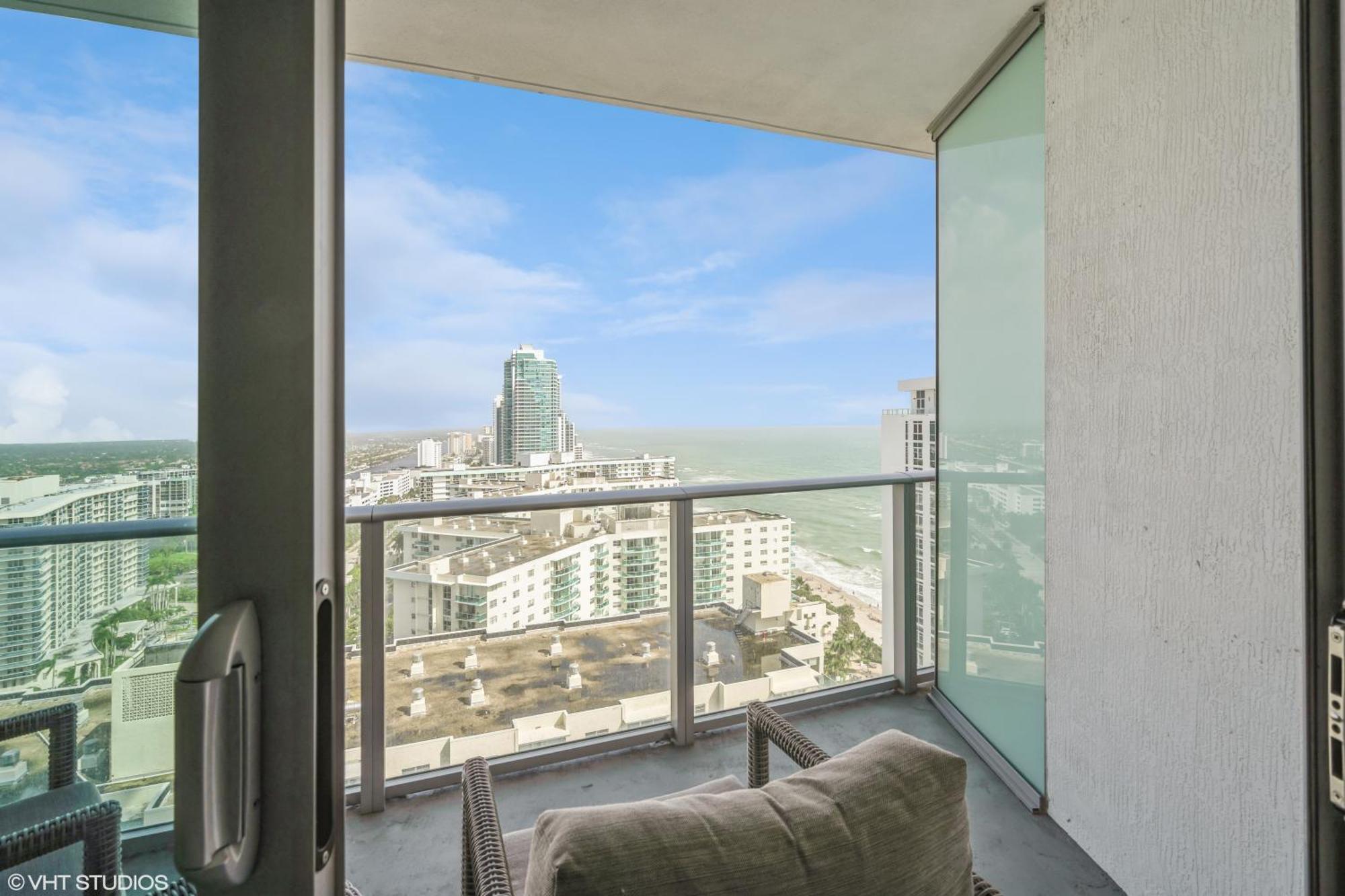 Lyfe Residence Building - Private Apts Over The Beach Hollywood Exterior photo