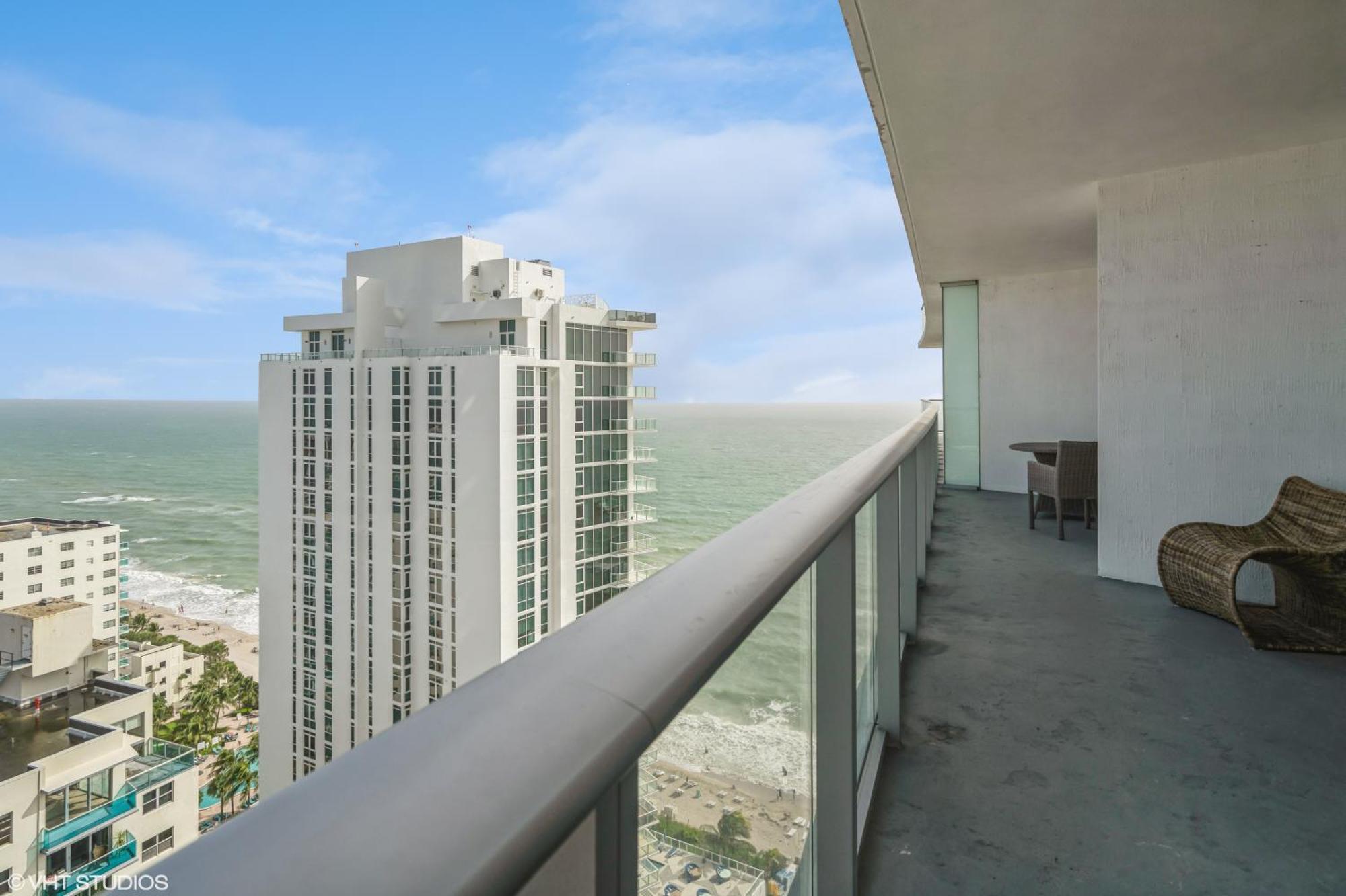 Lyfe Residence Building - Private Apts Over The Beach Hollywood Exterior photo