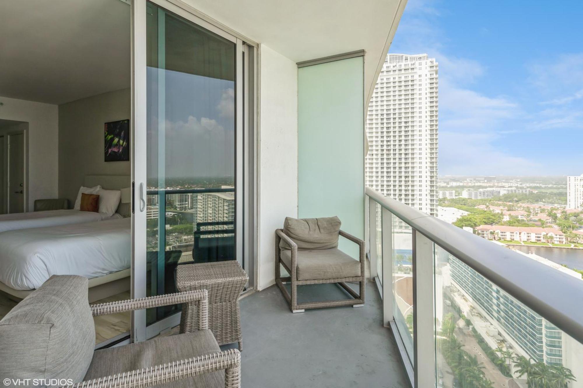 Lyfe Residence Building - Private Apts Over The Beach Hollywood Exterior photo