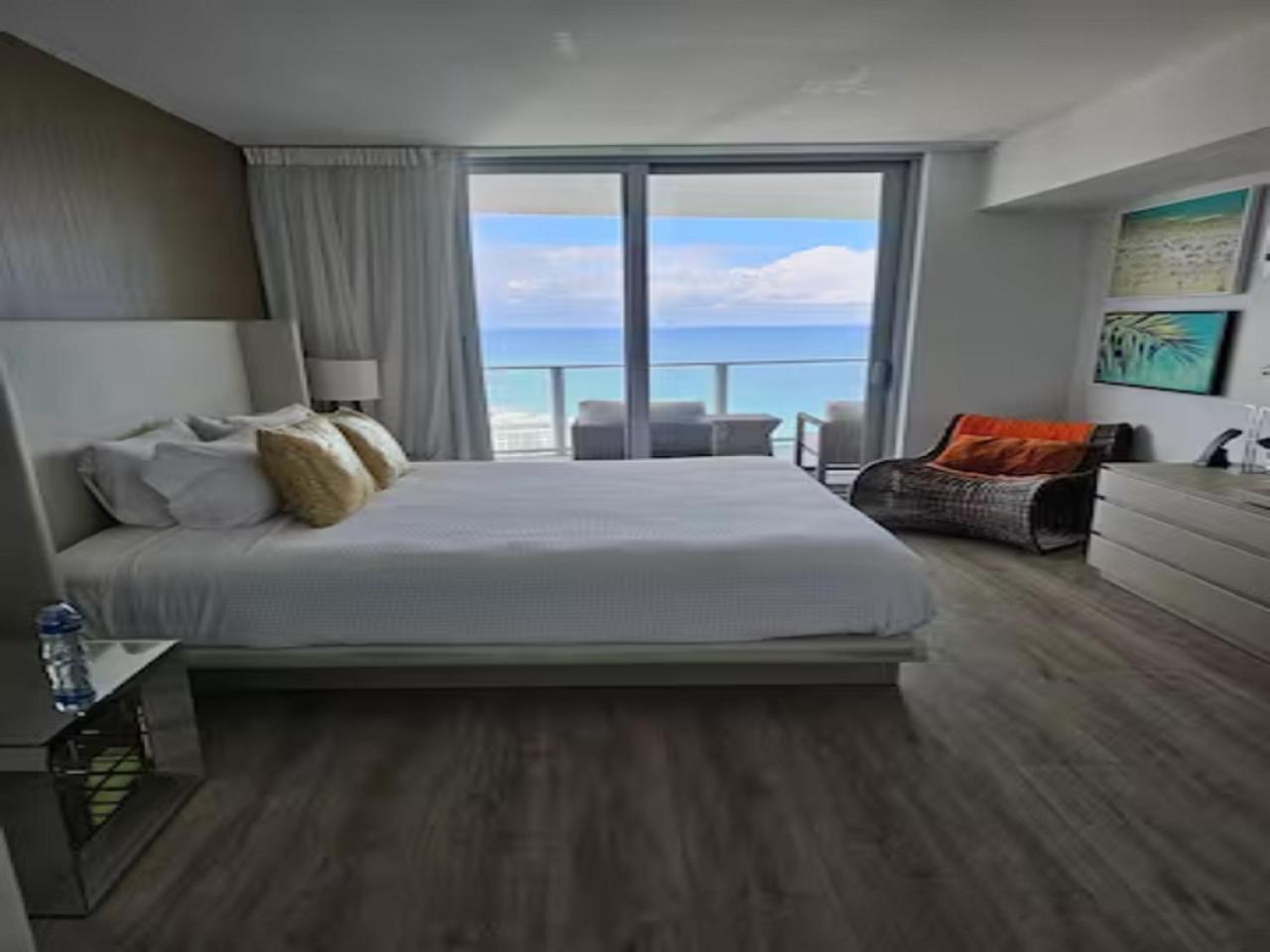 Lyfe Residence Building - Private Apts Over The Beach Hollywood Exterior photo